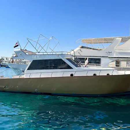 My Sky-Private Boat With Staff Hotel